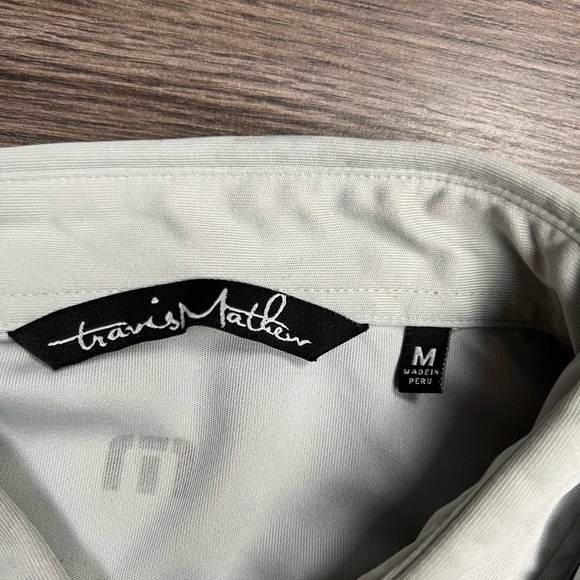 Travis Mathew Light Grey Pearl Button Polo Shirt M - Picture 3 of 5